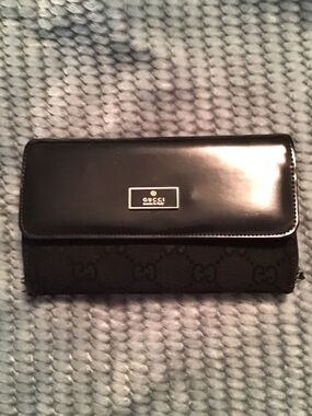 Women’s Black Patent & Monogram Continental Wallet (B)